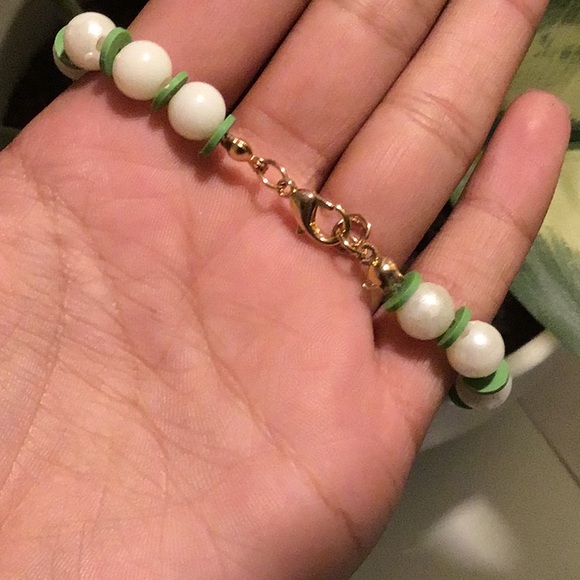 Green preppy themed clay bracelets - Picture 5 of 5